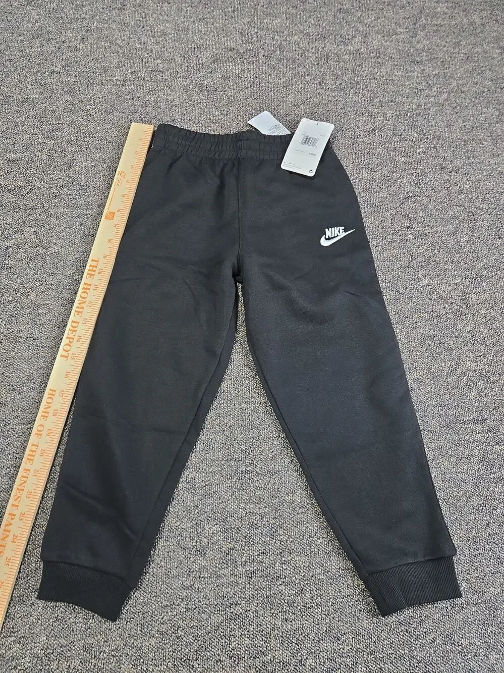 NWT Nike Sportswear Club Fleece Boy's Size 7 Black Joggers Sweatpants 86L091-023